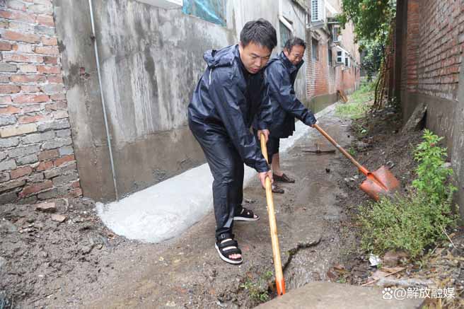 防汛常規(guī)物資|消防滅火裝備|消防救援裝備|水域救援救生|應(yīng)急照明設(shè)備|防汛與應(yīng)急包|水泵發(fā)電機類|救生救援儀器